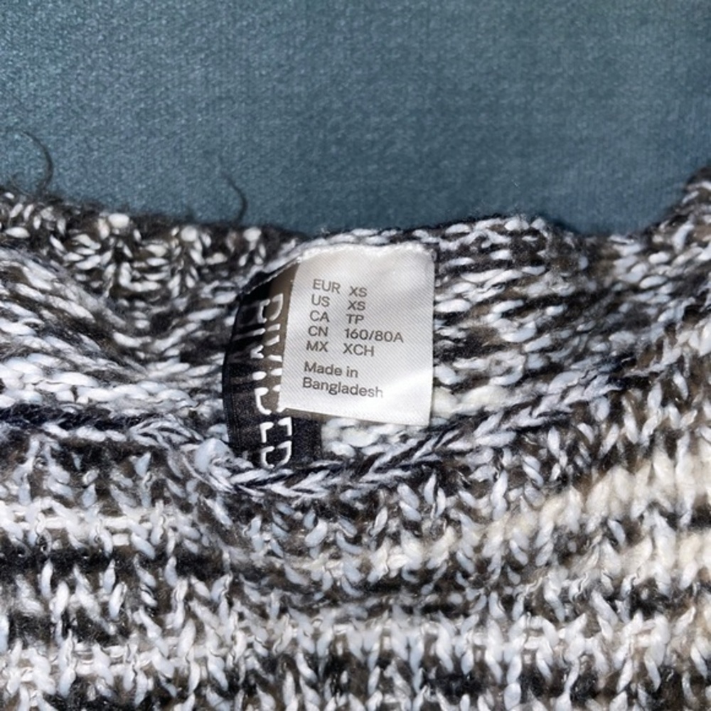 Sweater - Picture 2 of 3